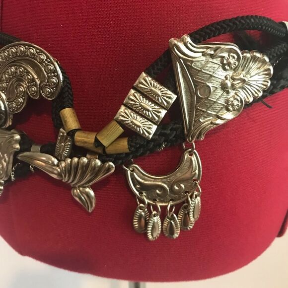 Unique & Ornate Black and Silver Women's Belt 32" Size Small - Picture 5 of 8